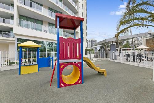 3 Bedroom Wow Factor Executive Apartment - Wings Resort Surfers Paradise