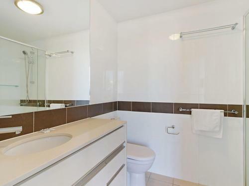 Reflections Tower 2 Unit 401 - Beachfront, Views And In A Great Location