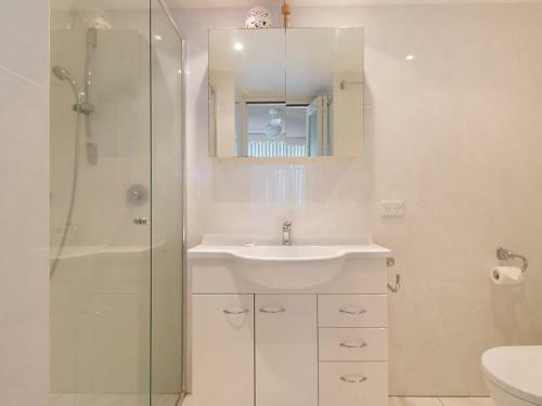 Kooringal Unit 17 - Panoramic Ocean Views From This 5th Floor Apartment