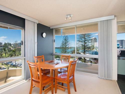 Kooringal Unit 17 - Panoramic Ocean Views From This 5th Floor Apartment