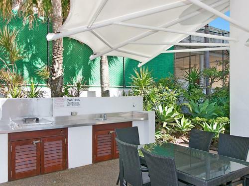 Calypso Tower Unit 807 - 3 Bedroom Unit On The Beachfront In Coolangatta