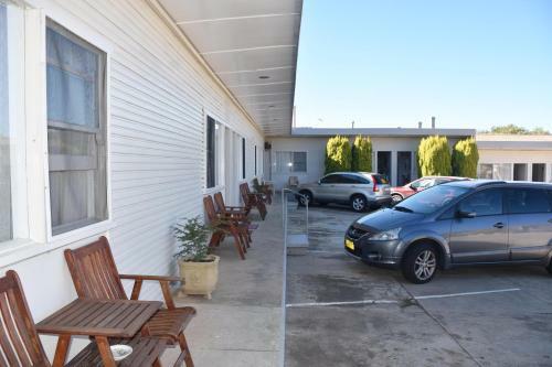 Hillview Motel