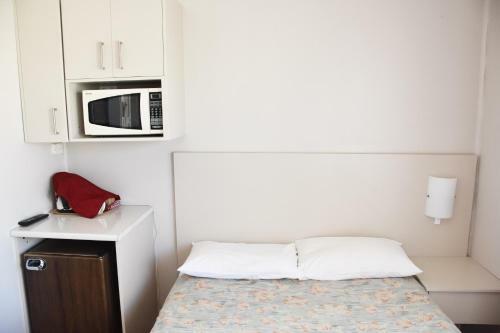 Hillview Motel