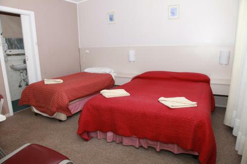 Hillview Motel