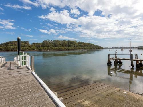 Rita Mae's On The River - Relax And Recharge