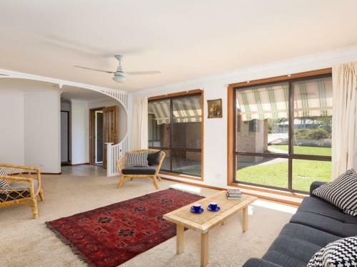 Rita Mae's On The River - Relax And Recharge