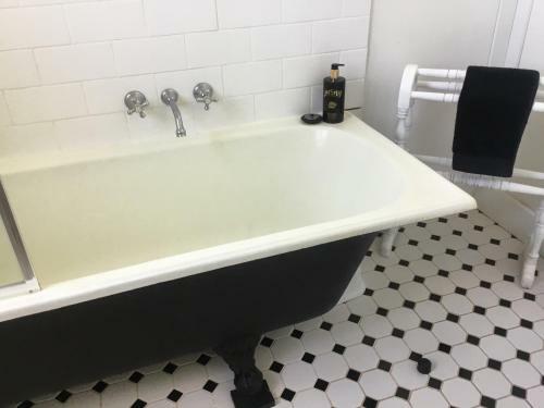 Bed & Breakfast Araluen Verandah Room