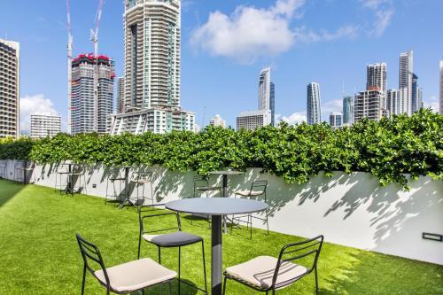 Apartamento Luxe Beach Holiday Unit With Parking, Pool And Gym
