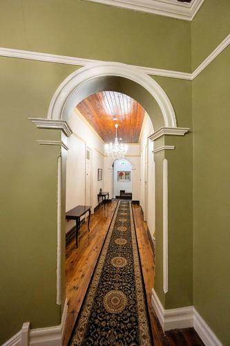 Hotel Commercial Travellers House