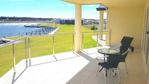 Apartamento Island Waterfront Getaway - Wifi