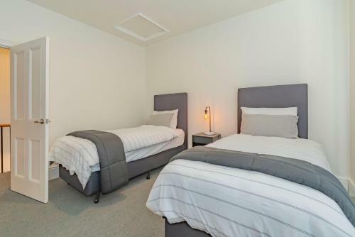 4 Bedroom House - Hobart Cbd - Free Parking