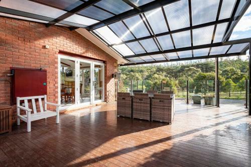 Luxury 6 Bedroom Home With Pool And Spa
