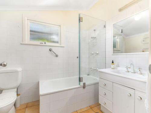 Tapalla Point At Huskisson 4pm Check Out Sundays