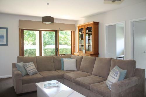 Seaside Apartment Huskisson Jervis Bay With Private Sunny Garden