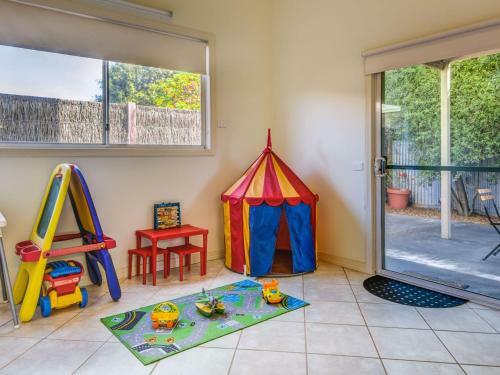 Cuttriss By The Beach