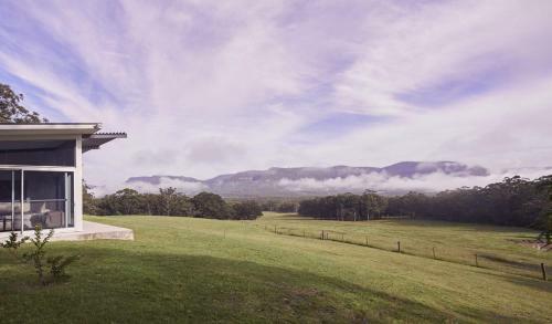Bundaleer - Architect Designed, Stunning Views!