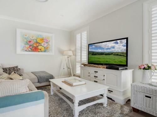 House On The Hill - Inspired Coastal Hamptons Vibe