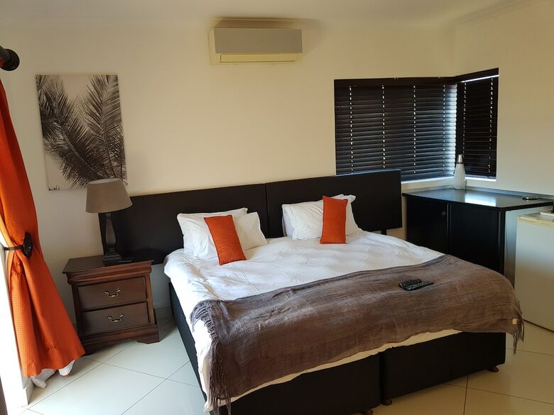 Hostal Me Casa Guest House