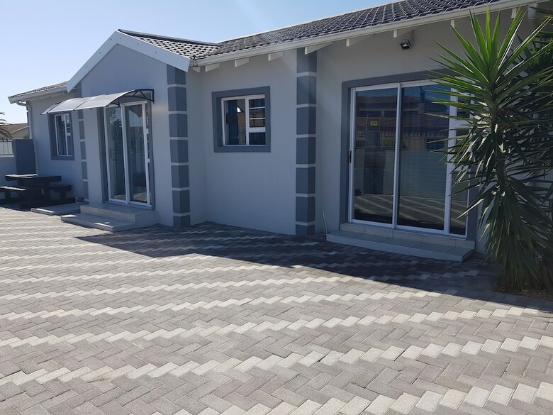 Hostal Me Casa Guest House