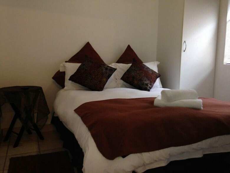 Hostal Me Casa Guest House