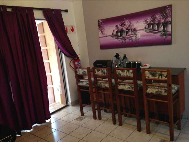 Hostal Me Casa Guest House