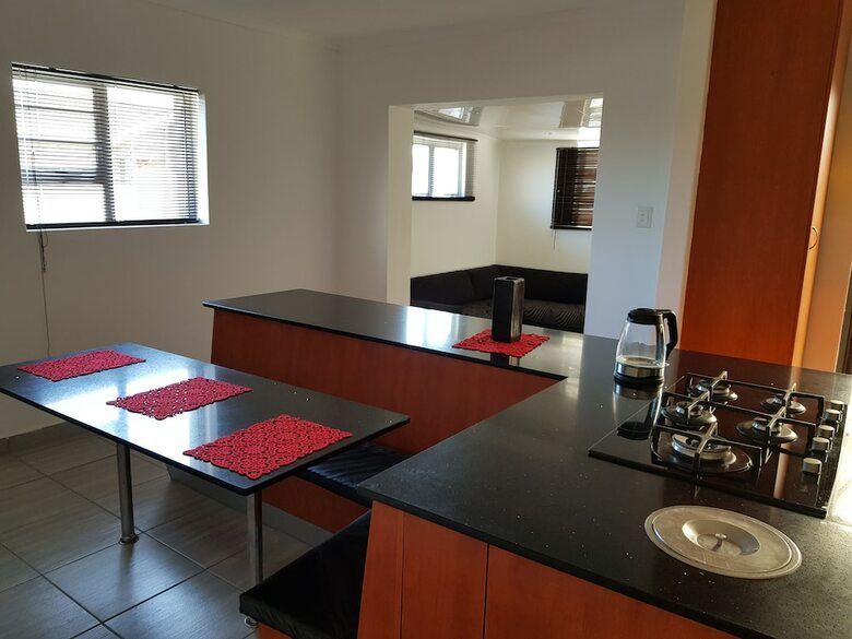 Hostal Me Casa Guest House