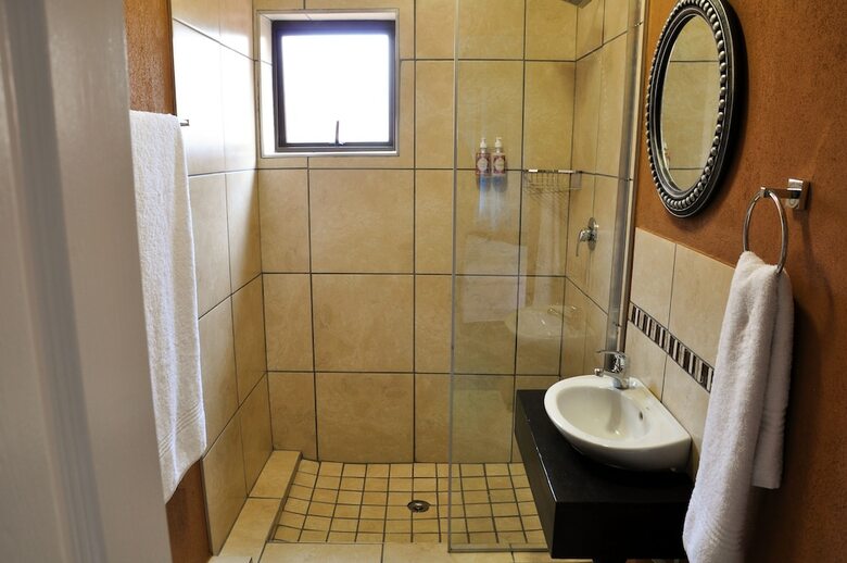 Hostal Me Casa Guest House