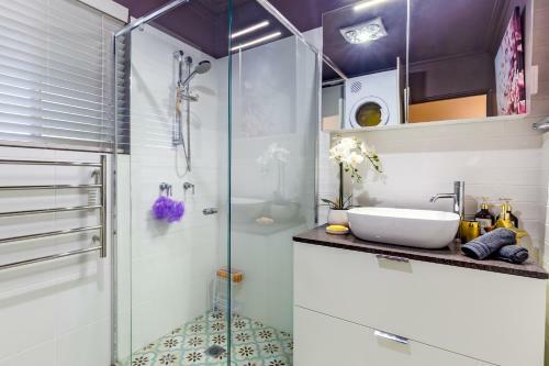 Adelines Apartment