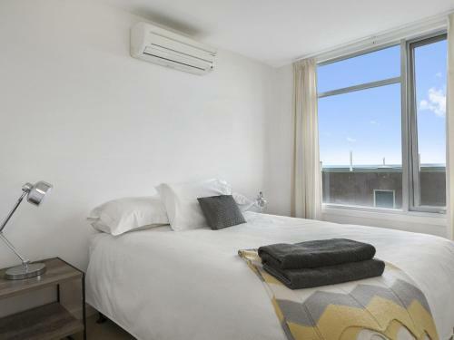 Point Grey Apartment 2 - Ocean Views With Wifi