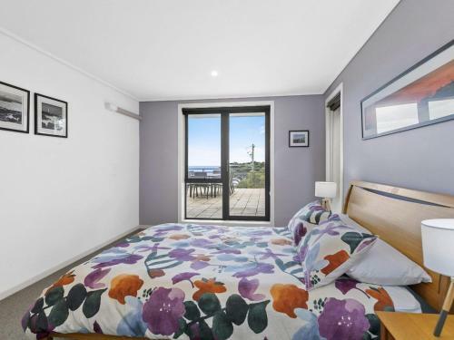 Apartment 10 Pacific Apartments - Free Wifi!