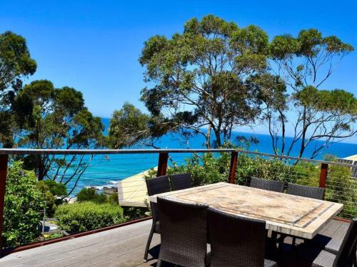 Stunning Beach Views, 4 Bed, Sleeps 8, Pool Table, Wifi- Lorne