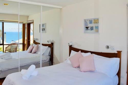 Stunning Beach Views, 4 Bed, Sleeps 8, Pool Table, Wifi- Lorne