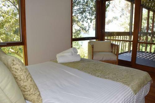 Stunning Beach Views, 4 Bed, Sleeps 8, Pool Table, Wifi- Lorne
