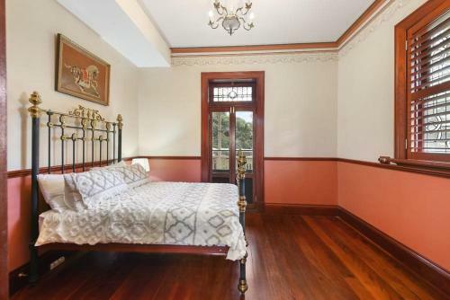 Currawong House Maleny Georgian Style Manor