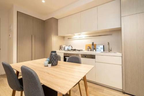 Stunning Opera Apartment-st Kilda Rd