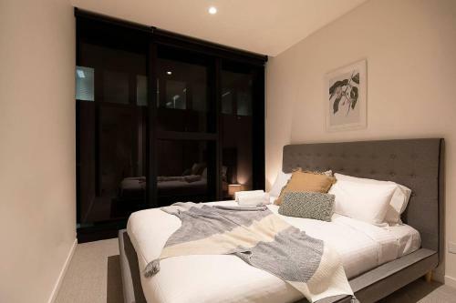Stunning Opera Apartment-st Kilda Rd
