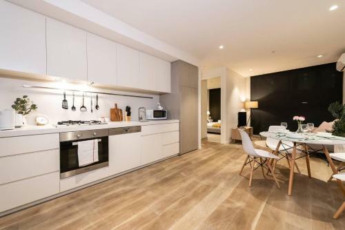 Stunning Opera Apartment-st Kilda Rd