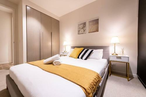Stunning Opera Apartment-st Kilda Rd
