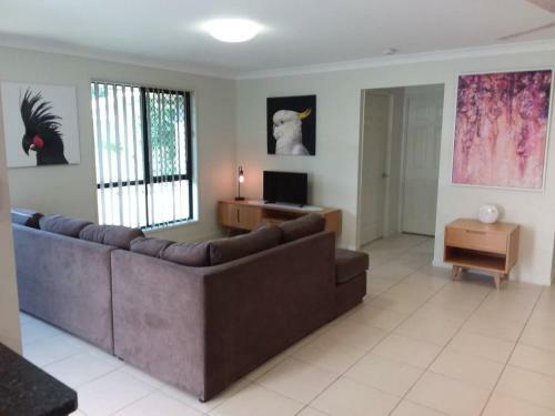 Waratah And Wattle Apartments