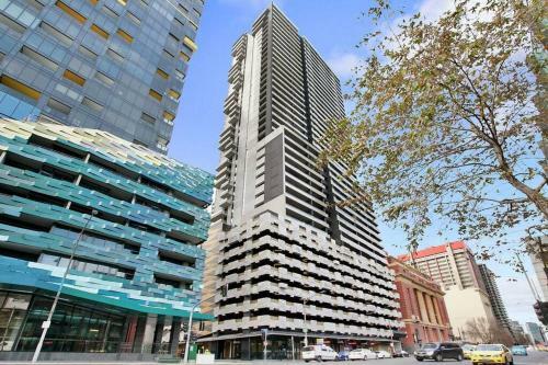 Apartamento A Modern 2br Cbd Apt, City Views, Free Parking