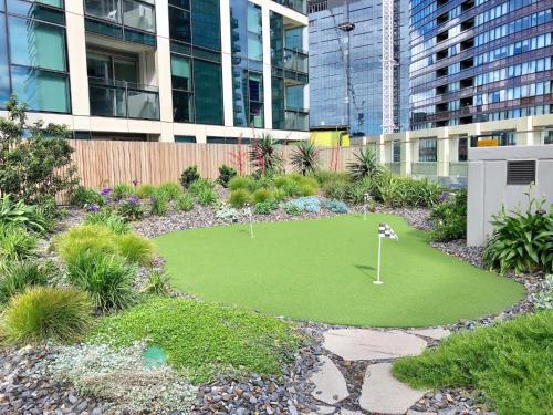 Modern Docklands Apartment City View 3b Lv34