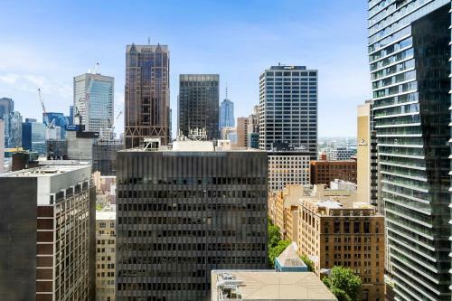 Luxuria Apartments - Collins House