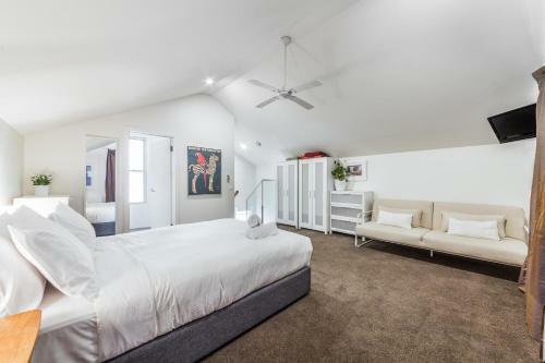Spacious Homely City Apartment, Near River Walks