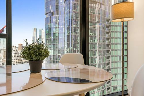 Apartamento 2-bed Unit Metres From Cbd Malls, Dining And Sights