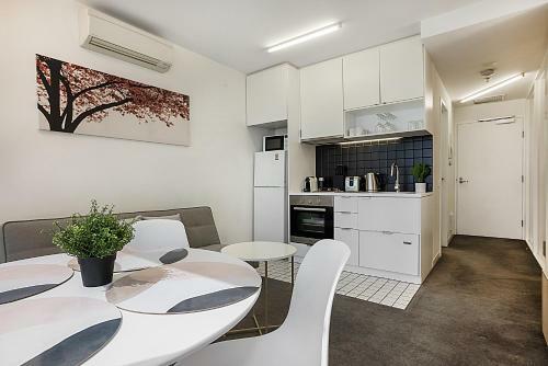 Apartamento 2-bed Unit Metres From Cbd Malls, Dining And Sights