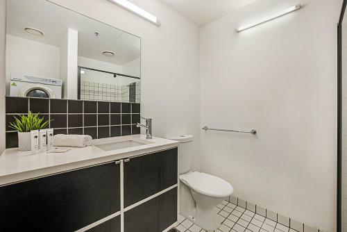 Apartamento 2-bed Unit Metres From Cbd Malls, Dining And Sights