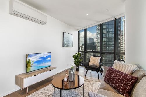 Contemporary Stylish Apartment With Waterfront Views