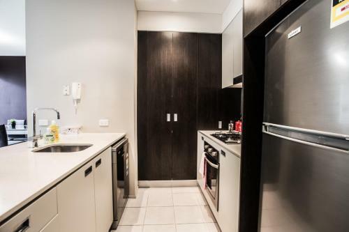 Readyset Apartments On Altona