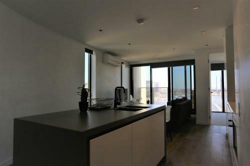 Readyset Apartments At Stadium