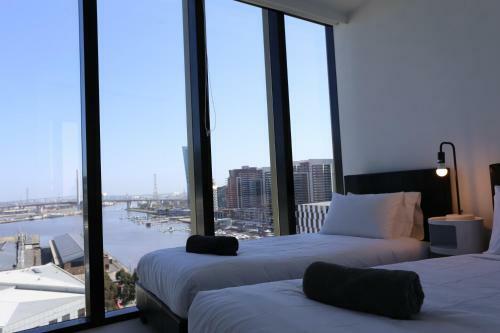 Readyset Apartments At Stadium